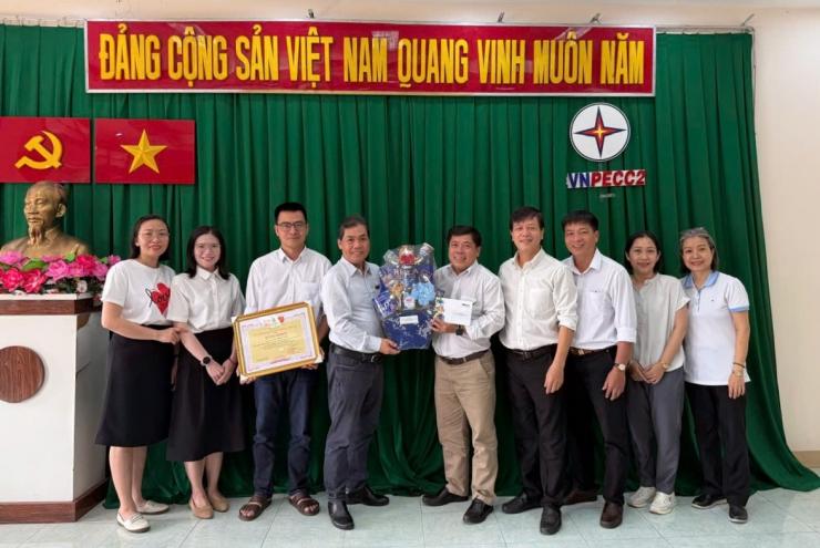 CÔNG ĐOÀN PECC2 THĂM HỎI, ĐỘNG VIÊN VÀ TRAO QUÀ TẾT CHO NGƯỜI LAO ĐỘNG CÁC ĐƠN VỊ TRỰC THUỘC