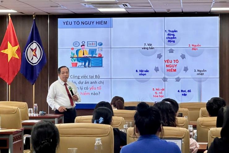 PECC2 TỔ CHỨC HUẤN LUYỆN AN TOÀN, VỆ SINH LAO ĐỘNG NĂM 2026: NÂNG CAO Ý THỨC VÀ XÂY DỰNG MÔI TRƯỜNG LÀM VIỆC AN TOÀN VÀ BỀN VỮNG