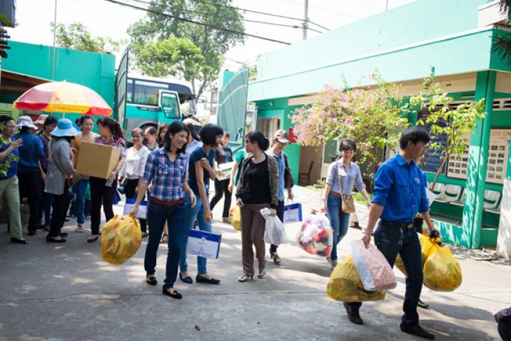 Những hoạt động nghĩa tình của phụ nữ TV2 nhân ngày 8/3/2014